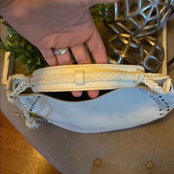 Christian Dior off White Ethnic Collection Leather shoulder Bag - Picture 6 of 17